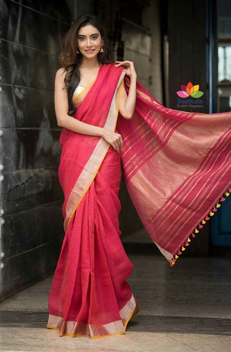 Pin by AlmeenaYadhav on Saree's | Saree poses, Saree trends, Stylish sarees