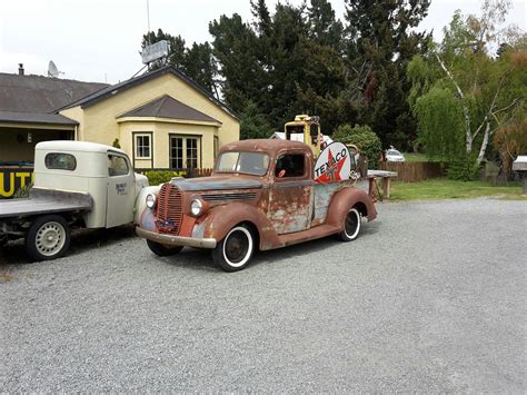 Pin by Tessa Leenders on old trucks n things | Old trucks, Antique cars ...