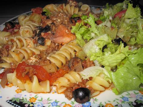 The Food Frontier: Rotini & Meat Sauce