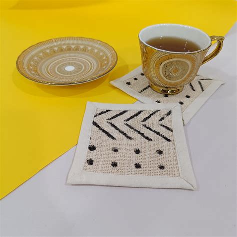 Stylish Snow Print Cotton Table Runner Set - Indian Craft Mall