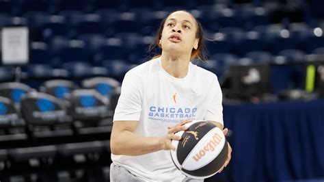 Chennedy Carter: Stats, bio, salary for Chicago Sky guard