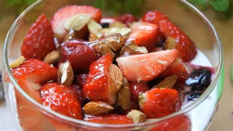 Greek Yogurt with Berries, Nuts, and Honey Recipe | Recipes.net