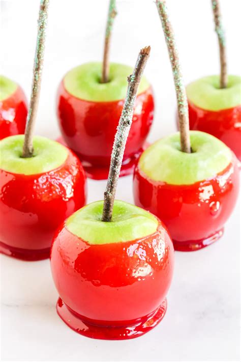 THE BEST Easy Homemade Candy Apples - Fresh Coast Eats