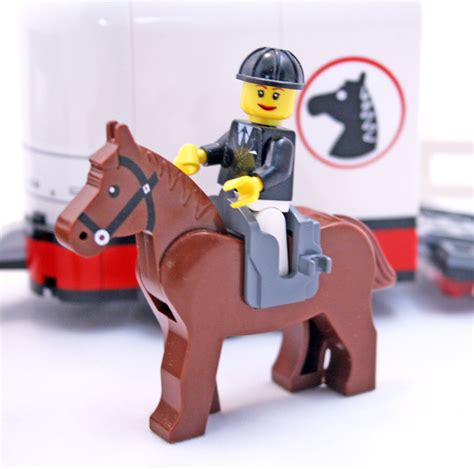 4WD with Horse Trailer - LEGO set #7635-1 (Building Sets > City)