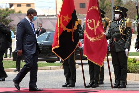 President remodels top structures of the Armed Forces - Ver Angola - Daily, the best of Angola