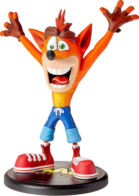 CRASH BANDICOOT FIGURINE 23CM /6, 5060316621004 : Amazon.co.uk: Toys ...