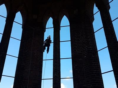 Restoration work on Dominicus Church using abseil techniques in Leeuwarden - ATI Rope Access