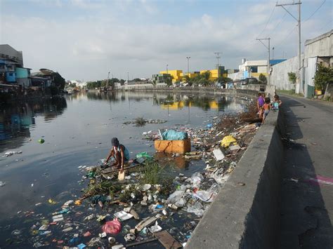 Battling pollution in the Philippines’ largest lake