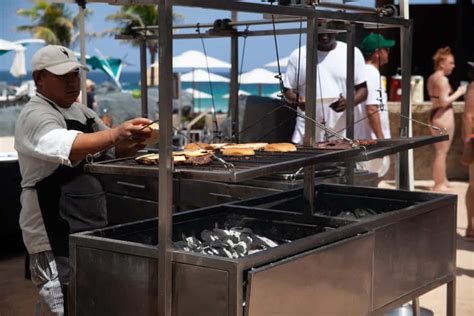 Food at the Hard Rock Cancun - My Curly Adventures