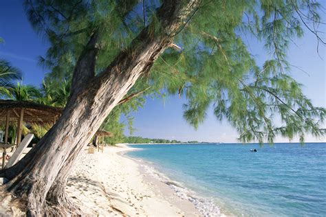 Seven Mile Beach | George Town & Seven Mile Beach, Cayman Islands Attractions - Lonely Planet