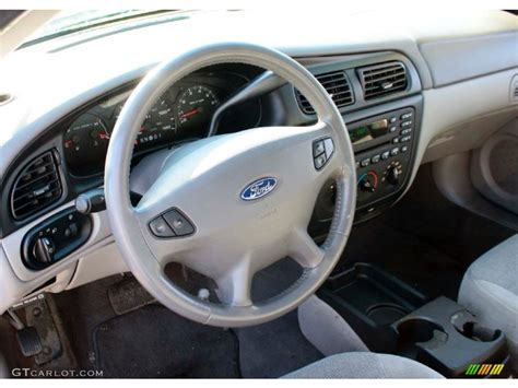 2002 Ford Taurus SE Dashboard Photos | GTCarLot.com