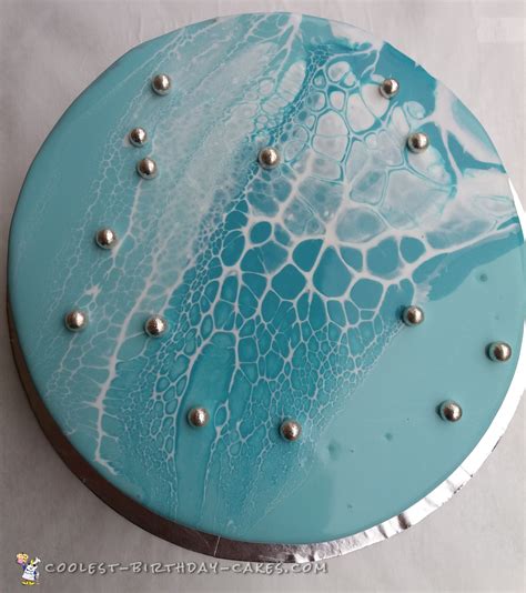 6 Awesome Homemade Mirror Glaze Cakes for the Coolest Frosting Ever