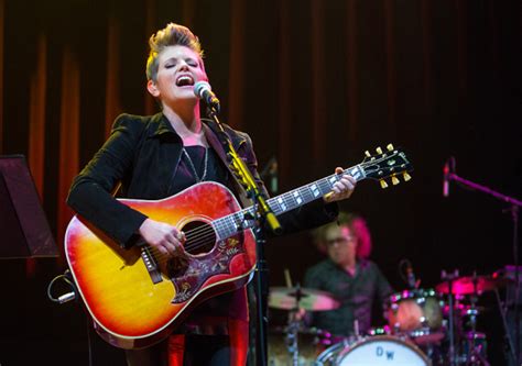 entertaining views from cincinnati: Natalie Maines: Mother