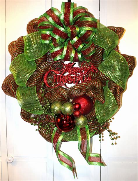 30 Awesome Wreaths Christmas Decorations Ideas - Flawssy