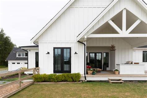 Contemporary Modern Farmhouse Exterior Design Ideas