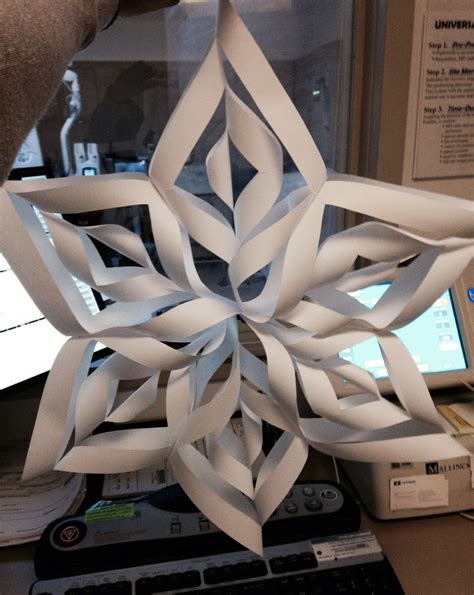 3D snowflake - made out of 6 pieces of printer paper! | 3d snowflakes, Snowflakes, Printer paper