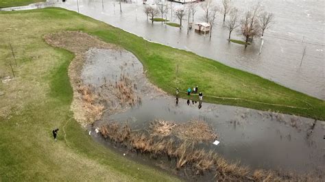 Mississippi River flooding takes class outside at Western | wqad.com