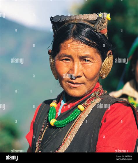 Sherpa nepal hi-res stock photography and images - Alamy