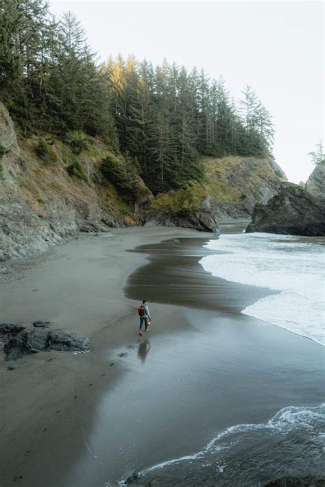 How To Reach Secret Beach In Oregon (Dreamy Oregon Coast Spot!)