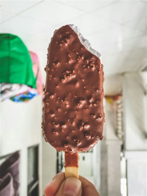 chocolate ice cream on stick photo – Free Food Image on Unsplash