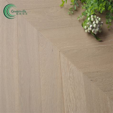 Disu Grey Engineered Hardwood Flooring Oak Chevron Flooring - China Oak Flooring and Wood Flooring