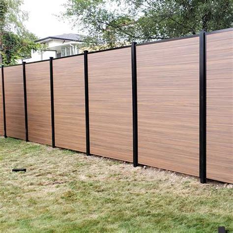 Horizontal Wood Grain Vinyl Fence Panels - Fence Direct