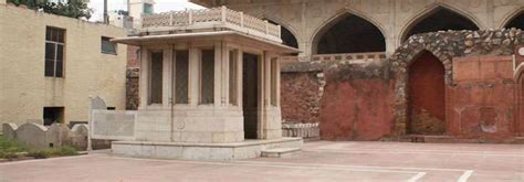 Mirza Ghalib's Tomb - Tourist Attractions Mirza Ghalib's Tomb in Delhi India