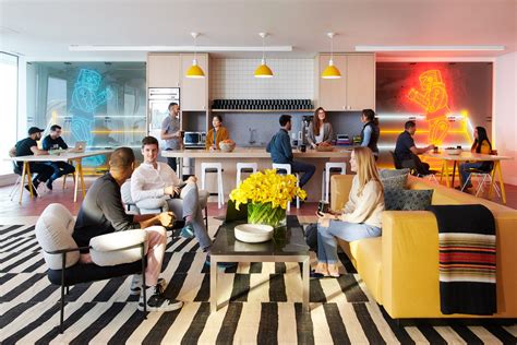 WeWork opens San Francisco HQ in Pelli Clarke Pelli's Salesforce Tower | Office break room ...