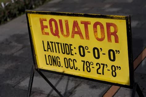 Equator line Stock Photos, Royalty Free Equator line Images | Depositphotos