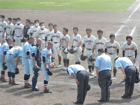 Buzz cut: the standard hairstyle of high school baseball players in Japan