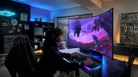 Samsung 55-inch Odyssey Ark Is A Curved Gaming Monitor That Does ...