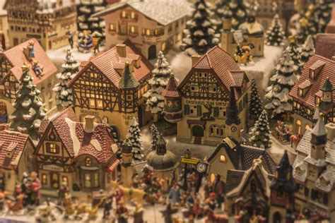 Creating a Miniature Christmas Village for the Holidays | Photo Remodeling Analysis