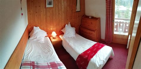 Accommodation in La Tania - Chalet Amber bedroom 1 - La Tania chalets