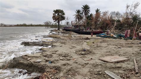 Destruction caused by Cyclone Amphan in West Bengal, India - LifeGate