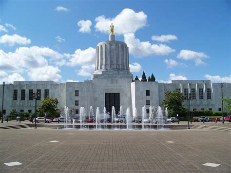 Oregon Capitol Building - a photo on Flickriver