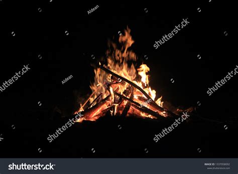 Campfire Night Stock Photo 1337058092 | Shutterstock