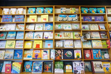 32 Best Melbourne Bookshops With Local Delivery