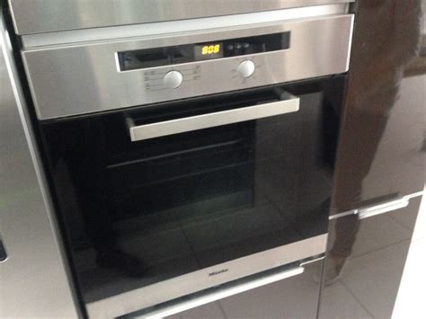 MIELE Oven / stainless steel / H4250B | in Putney, London | Gumtree