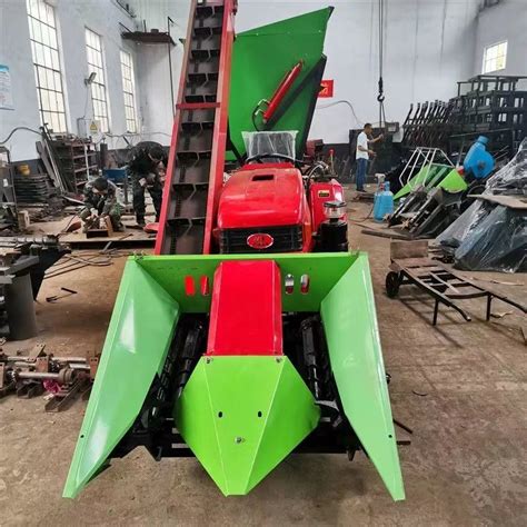 Agricultural Easy Operate Corn Harvesting Machine Maize Harvester - China Corn Harvester and ...