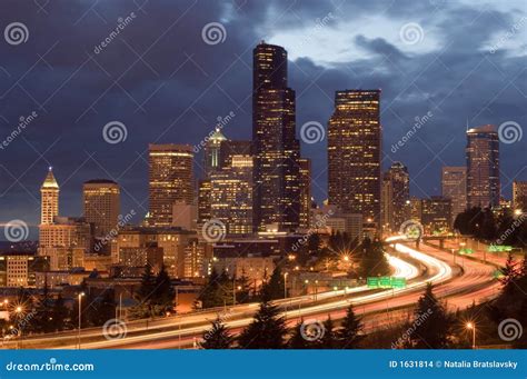 Seattle at night stock photo. Image of nightlife, attraction - 1631814