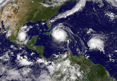 Fuerte actividad ciclónica en el Océano Atlántico: huracán Paulette se dirige a Bermudas ...
