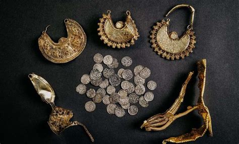 Dutch 27-Year-Old Finds 1000-Year-Old Medieval Treasure Using Metal Detector