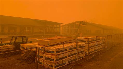 Oregon wildfires: Why is smoke making the sky orange or white?