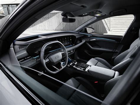 How the interior of the Audi Q6 e-tron applies the brand’s new design ...