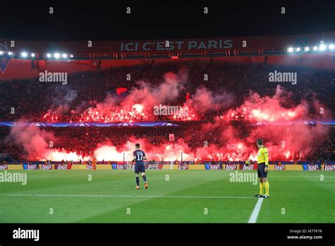 Psg Stadium / Download Wallpapers Parc Des Princes French Football Stadium Paris France Psg ...