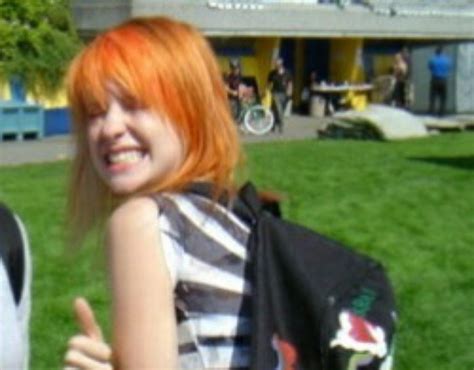 Pin de Mafe 🥀 em paramore/hayley | Cantores, Cabelo, Emo