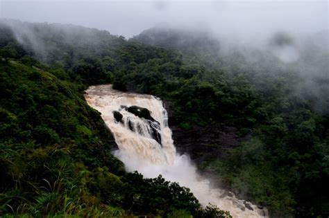 5 Silvery Waterfalls In Coorg That Are Waiting To Be Explored