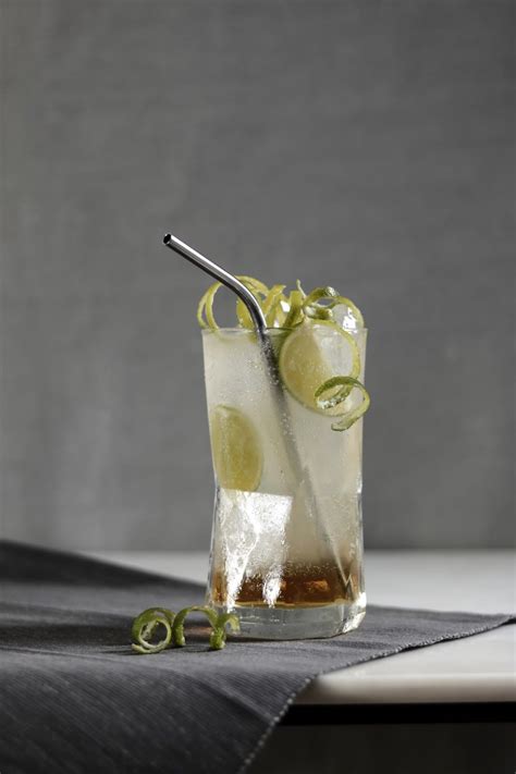 Drambuie & Ginger Beer Recipe Almost Chic Tipples | Ginger beer, Whisky ...