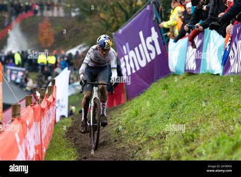 Tom Pidcock in the Cyclocross World Cup Hulst Stock Photo - Alamy