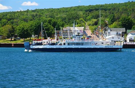 Visiting Madeline Island in Apostle Islands National Lakeshore - Tripelle